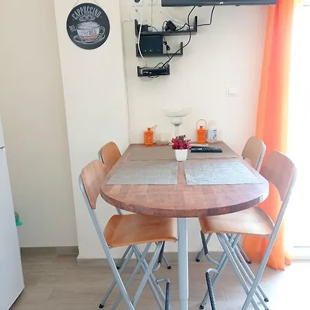 Mary's Maisonette דירה *